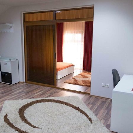 Appartement Penthouse De Lux à Oradea Extérieur photo