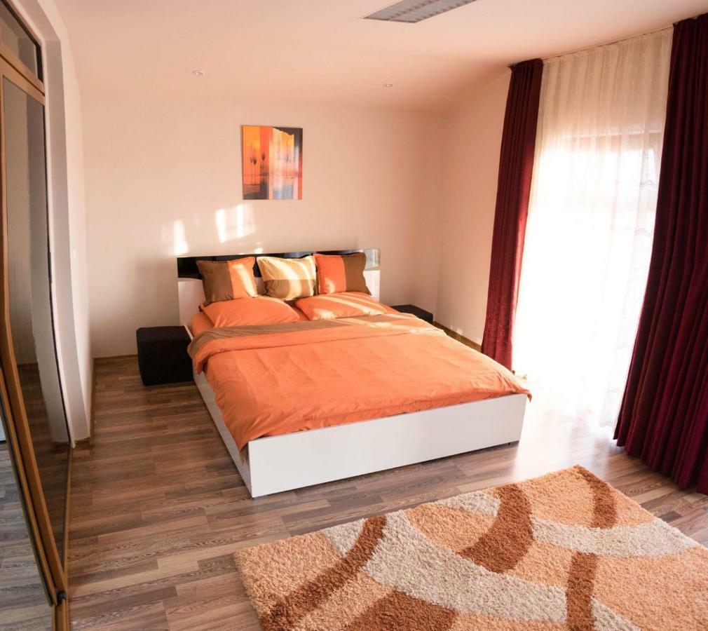 Appartement Penthouse De Lux à Oradea Extérieur photo